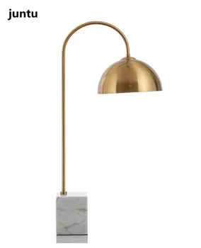 Скандинавска луксозна настолна лампа прост кабинет нощно шкафче за спалня модерна златна USB Безжичен зареждане с потъмняване малка нощна светлина